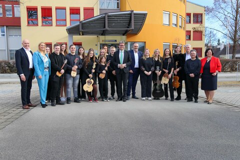 Landeshauptmann Mag. Hans Peter Doskozil, Bildungslandesrätin Mag.a (FH) Daniela Winkler und Bildungsminister Martin Polaschek beim Besuch im ZBG Oberwart.