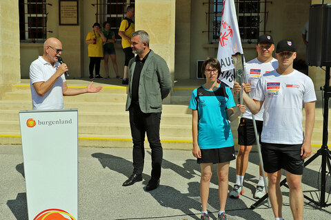 Special Olympics Österreich-Präsident Peter Ritter bedankte sich bei Landesrat Mag. Heinrich Dorner und dem Land Burgenland bei der Ankunft und richtete Grußworte an alle Anwesenden.