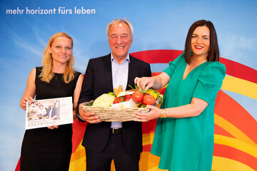 Geschäftsführerin Manuela Nechansky, MBA, Obmann Dr. Engelbert Rauchbauer und Landeshauptmann-Stellvertreterin Mag. Astrid Eisenkopf