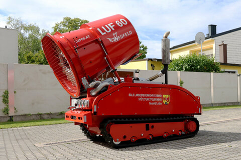 Das neuen Löschunterstützungsfahrzeug, das bei der Freiwilligen Feuerwehr der Stadtgemeinde Neufeld stationiert ist.
