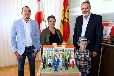 v.l. Marko Huber, Partnerin Yasmine Bauer, Sohn Nino André, LH Hans Peter Doskozil