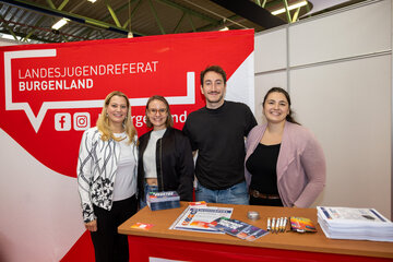 Bildungslandesrätin Mag.a (FH) Daniela Winkler besuchte die Bildungs- und Berufsorientierungsmesse in Oberwart.