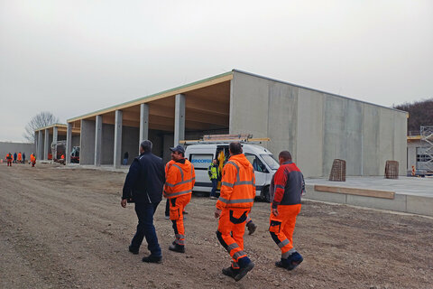 Ansichten der neuen Baudirektion in Stoob