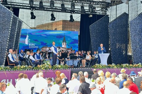 Festansprache durch Landeshauptmann Hans Peter Doskozil auf der Burg in Güssing.