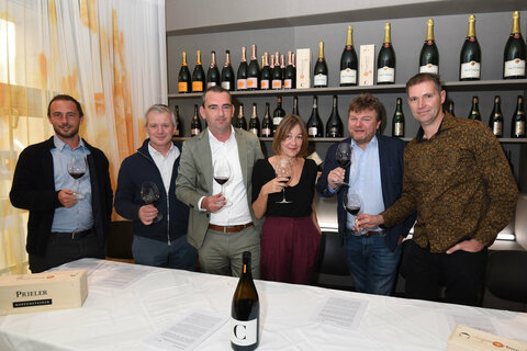 Präsentation CENTUM – der Jahrhundertwein des Burgenlandes: Christian Zechmeister, Geschäftsführer Weintourismus Burgenland, Georg Prieler, Albert Gesellmann, Herbert Oschep, Obmann Weintourismus Burgenland, Erich Scheiblhofer und Thomas Kopfensteiner