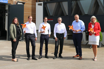 Green Energy Lab-Vorstand DI Dr. Andrea Edelmann, Energie Burgenland-CFO Mag. Reinhard Czerny MBA, Energie Burgenland-CFO Dr. Stephan Sharma, DI Karl Ochsner, Ochsner Wärmepumpen, LH Hans-Peter Doskozil, LAbg. Bgm.in Elisabeth Böhm