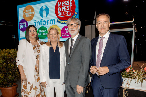 Landeshauptmann-Stellvertreterin Mag.a Astrid Eisenkopf, Bildungslandesrätin Mag.a (FH) Daniela Winkler und Sozial- und Wirtschaftslandesrat Dr. Leonhard Schneemann (v.l.) mit Inform Oberwart-Geschäftsführer Markus Tuider (2. v.r.) vor der Eröffnung der heurigen Inform.
