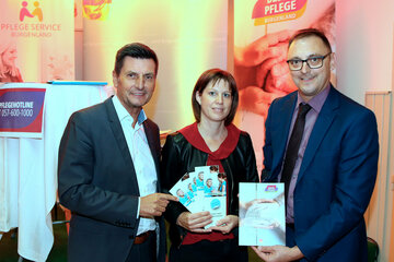Stellten in Drassmarkt das neue Anstellungsmodell für pflegende Angehörige vor: Soziallandesrat Christian Illedits, Pflege- und Sozialberaterin Beate Igler auf der BH Oberpullendorf und GF Harald Keckeis, Pflegeservice Burgenland GmbH