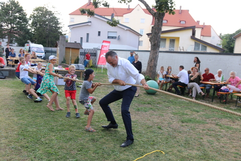 Gratis Sommerbetreuung für die Kinde mit Spiel, Sport, Spaß und großem Sommerfest