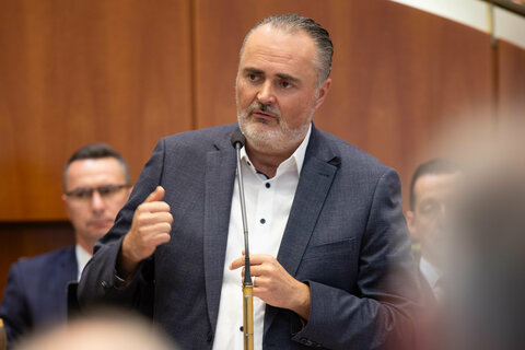 Landeshauptmann Hans Peter Doskozil bei der Budgetrede im November 2023.