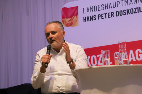 Landeshauptmann Hans Peter Doskozil bei der Burgenland-Tour am Mittwoch in Deutschkreutz