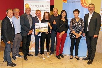 Siegerehrung spusu gemeindechallenge mit Landesrat heinrich Dorner