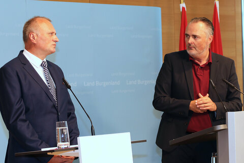 Landeshauptmann Hans Peter Doskozil, Aufsichtsratsvorsitzender der KRAGES, und Hubert Eisl, Geschäftsführer der KRAGES