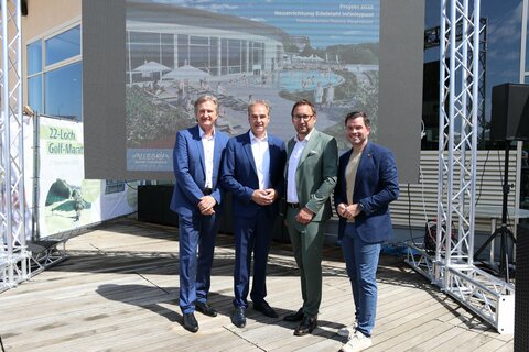 Sonnentherme-Geschäftsführer Werner Cerutti, Landesrat Leonhard Schneemann, Bürgermeister Jürgen Dolesch und General Manager und Prokurist Marcel Pomper.
