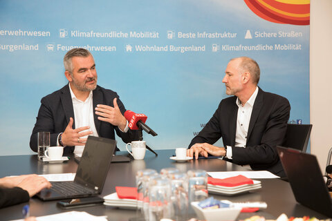 Landesrat Mag. Heinrich Dorner und Raumplanungsexperte Mag. Peter Zinggl, LL.M, vom Hauptreferat Landesplanung des Amtes der burgenländischen Landesregierung.