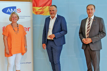 AMS-Landesgeschäftsführerin Helene Sengstbratl mit Landeshauptmann Hans Peter Doskozil und Landesrat Leonhard Schneemann