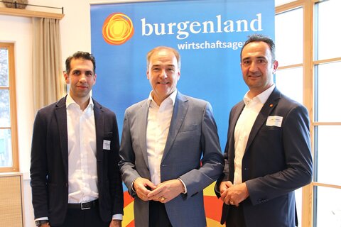 Stephan Sharma, Vorsitzender des Vorstands, CEO Burgenland Energie, Wirtschaftslandesrat Leonhard Schneemann, Klaus Stinakovits, Geschäftsführung Wirtschaftsagentur