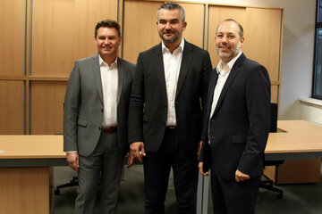 LR Heinrich Dorner, Bgm. Erich Trummer und Baudirektor Wolfgang Heckenast besichtigten die neuen Büros der Baudirektion im Technologiezentrum in Neutal