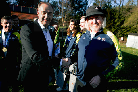 Landesrat Dr. Leonhard Schneemann mit Betreuer Ernst Lueger (v.l.) vom Team Dornau.