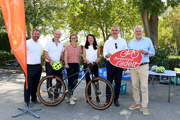 Landesrat Heinrich Dorner bei der Aktion Sicher am Rad in jedem Alter in Rust