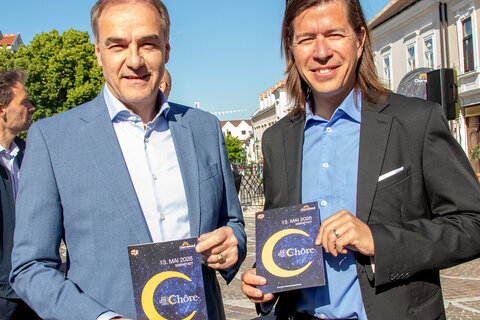Landesrat Dr. Leonhard Schneemann und Chorverband-Burgenland-Präsident Gerhard Bauer bei der dritten „Langen Nacht der Chöre“.