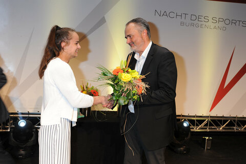 Julia Sommer, Judo, „Aufsteigerin des Jahres“, mit Landeshauptmann Hans Peter Doskozil