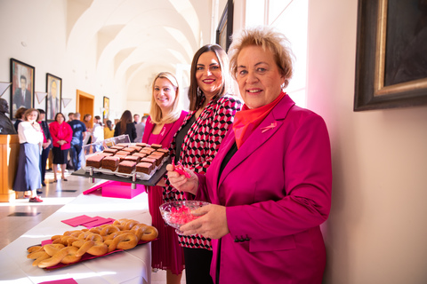 Pink Ribbon Charity Aktion im Landhaus: Landeshauptmann-Stv.in Mag.a Astrid Eisenkopf und LT-Präs.in Verena Dunst sammeln für Krebshilfe Burgenland