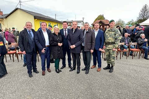 Bezirkshauptmann Mag. Peter Bubik, WHR (Bezirkshauptmannschaft Oberwart), Nationalrat Mag. Christian Drobits, Verteidigungsministerin Mag. Klaudia Tanner, Bürgermeister Bernhard Herics, MA, BA, Landesrat Dr. Leonhard Schneemann, 2. Landtagspräsident Walter Temmel, Vizebürgermeister Werner Gabriel und Bataillonskommandant, Oberst Christian Luipersbeck, MA (v.l.).