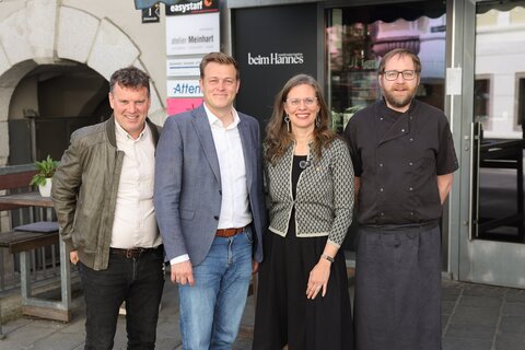 Landwirt Klaus Bauernfeind, LR Stefan Kaineder, LH-Stv.in Anja Haider-Wallner, Gastronom Johannes Eidenberger