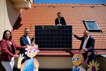 LH Hans Peter Doskozil, LH-Stv.in Astrid Eisenkopf und Infrastrukturlandesrat Heinrich Dorner gaben gemeinsam mit EB-Vorstand Stephan Sharma den offiziellen Startschuss für die PV-Bürgerbeteiligungsinitiative von Land und Energie Burgenland.