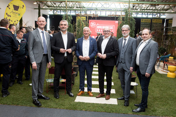 Landesrat Mag. Heinrich Dorner (2.v.l.) im Zuge der Eröffnung der 33. Baumesse Oberwart mit Wirtschaftskammer Burgenland-Vizepräsident Martin Horvath, Oberwarts Vizebürgermeister Michael Leitgeb, Bürgermeister Georg Rosner, Messeleiter Markus Tuider und Stadtrat Mario Raba (v.l.).