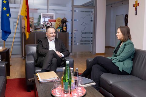 Landeshauptmann Hans Peter Doskozil empfing am Freitag Integrationsministerin Claudia Bauer in Eisenstadt zu einem Arbeitsgespräch.