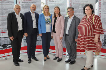 Martin Ivancsics (Vorsitzender des Volksgruppenbeirates der Burgenländischen Kroaten), Mag. Heinz Josef Zitz (Bildungsdirektor für Burgenland), Bildungslandesrätin Mag.a (FH) Daniela Winkler, Mag.a Dr.in Sabine Weisz (Rektorin der PPH Burgenland), Emmerich Gärtner-Horvath (Vorsitzender des Volksgruppenbeirats der Roma) und Mag.a Iris Zsótér (Vorsitzende des Volksgruppenbeirats für die ungarische Volksgruppe)