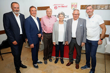 andeshauptmann Hans Peter Doskozil, PVÖ-Landesobmann Helmut Bieler, PVÖ-Landessportreferent Walter Martner, PVÖ-Bundesreferentin Uschi Mortinger, langjähriger PVÖ Oberwart-Obmann Hans Goger und PVÖ-Landessekretär Helmut Schuster