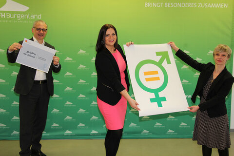 Kick-Off für Burgenländische Frauenstrategie: LH-Stv.in Mag.a Astrid Eisenkopf, Mag. Georg Pehm, GF FH Burgenland, und DIin Elke Szalai, MA, Projektverantwortliche FH Burgenland