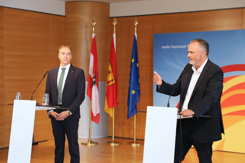 Soziallandesrat Dr. Leonhard Schneemann mit Landeshauptmann Hans Peter Doskozil