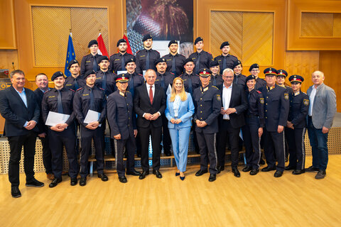 LAndesrätin Daniela Winkler bei der Ausmusterung von 39 Polizisten und der Eröffnung des Cybercrim-Trainingcenters in eisenstadt