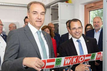 Landesrat Schneemann und Wirtschaftskammerpräsident Wirth eröffnen die neue Zukunftswerkstatt im WIFI-Burgenland