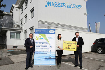 Gemeinsam gegen Liberalisierung und Privatisierung der Trinkwasserversorgung: v.l.. WLV-Obmann Gerhard Zapfl, LH-Stv.in Astrid Eisenkopf, LR Heinrich Dorner Bildquelle: Bgld. Landesmedienservice