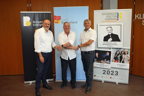 Landeshauptmann Hans Peter Doskozil (Mitte) gemeinsam mit Güssings Bürgermeister Vinzenz Knor (r.) und dem neuen Intendanten des Güssinger Kultursommers, Andreas Vitasek (l.).