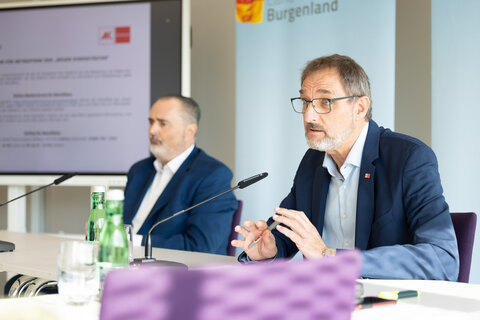 LH Hans Peter Doskozil mit AK-Präsident Gerhard Michalitsch.