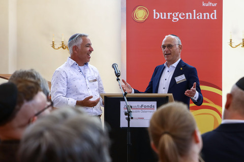 David Walles mit Oberkantor Shmuel Barzilai, Israelitischen Kultusgemeinde in Wien