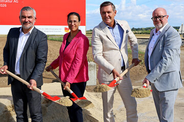 Infrastrukturlandesrat Heinrich Dorner, Judith Engel (Vorständin ÖBB-Infrastruktur AG), Infrastrukturminister Peter Hanke und Vizebürgermeister Jürgen Hofer (Marktgemeinde Deutschkreutz) (v.l.).