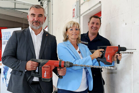 Landesrat Dorner beim Baustart von modernem Feuerwehrhaus in Neusiedl am See