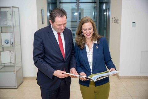 Bundesminister Norbert Totschnig und LH-Stv.in Anja Haider-Wallner sind sich einig, dass die Novelle des Nationalparkgesetzes den Nationalpark zukunftsfit aufstellt