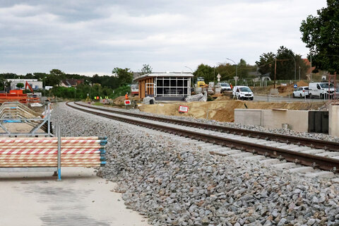 Das Foto zeigt die Bauarbeiten am Bahnhof in Neudörfl