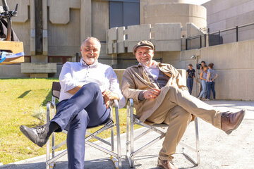 Landeshauptmann Hans Peter Doskozil mit Regisseur Thomas Stipsits am Set