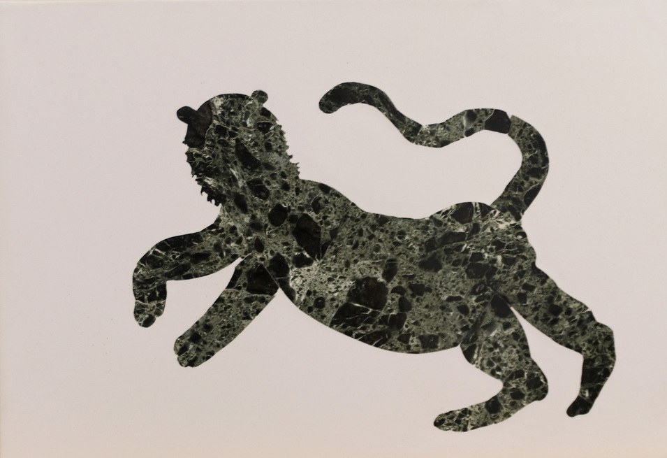 Lukas Janitsch, Gelöwter Leopard, 2019; Serpentinit-Brekzie, Hartgips; 40x30cm