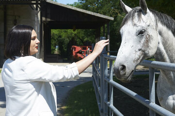 Landeshauptmann-Stellvertreterin Mag.a Astrid Eisenkopf besuchte die Domaine Albrechtsfeld und führte interessante Gespräche mit Geschäftsführer Ing. Alexander Thiess.