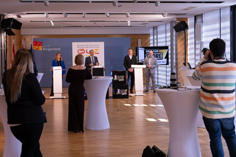 Präsentation der Lern-App „KnowYourScore“ für Lehrlinge im Rahmen einer Pressekonferenz in Eisenstadt.